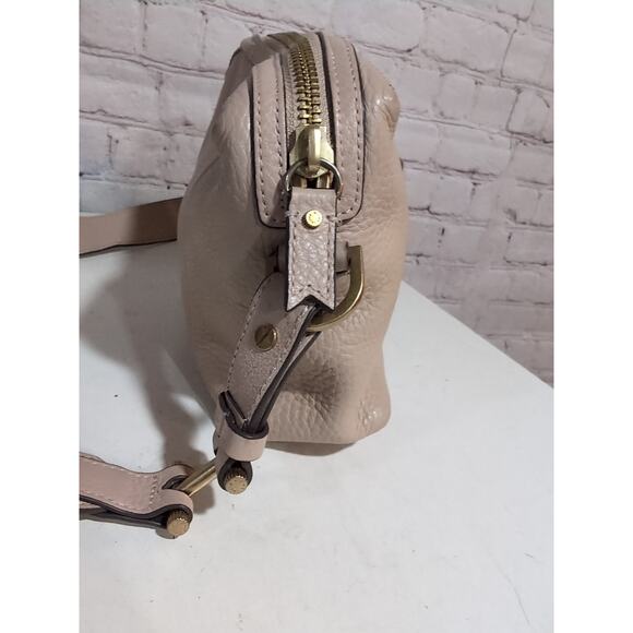 India Hicks Shift and Switch Beige Crossbody Bag Pebbled Leather Gold Hardware - Picture 6 of 16